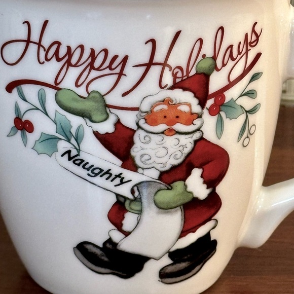 🎄Pfaltzgraff Winterberry Set of 2 XL Porcelain Naughty & Nice Mugs 20 Ounces - Picture 5 of 9